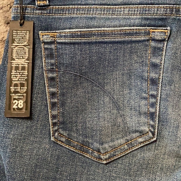 Joe’s Jeans. Honey Straight Leg. Size 28. New with tags. - Picture 2 of 9